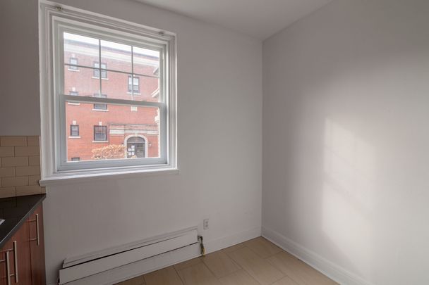 4745 Queen Mary Road - Photo 1