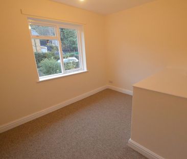 Terraced House to rent on - Photo 6