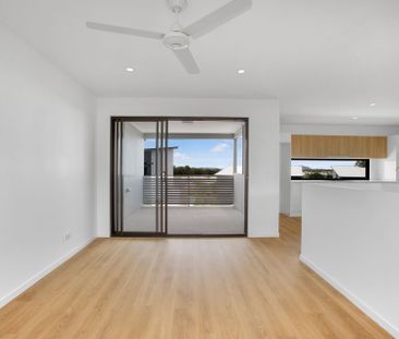 Brand New Modern Townhouse in Fantastic Location&excl; - Photo 1