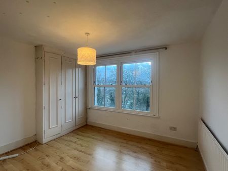 2 Bed Flat, London, N10 - Photo 2