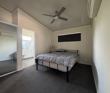 FULLY FURNISHED UNIT - JUST BRING YOUR CLOTHES - Photo 4