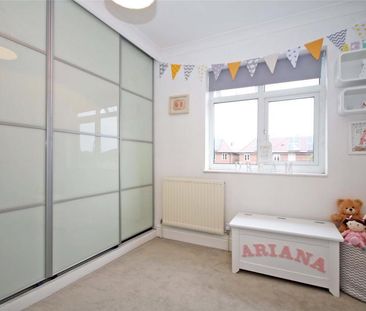 2 bedroom semi-detached house to rent - Photo 3