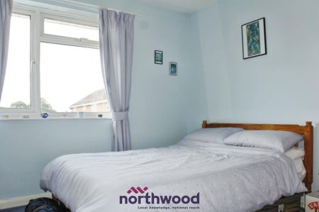 3 bedroom semi-detached house to rent - Photo 4