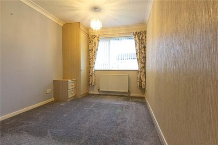 2 bedroom semi-detached bungalow to rent - Photo 4