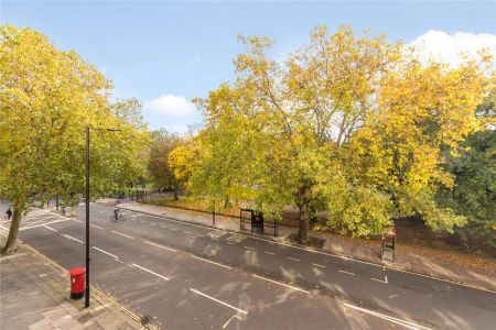 4 bedroom flat in Hyde Park Place - Photo 5