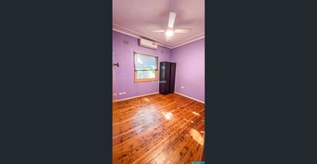 Spacious 3–4 Bedroom Half-House in Prime Location! - Photo 3