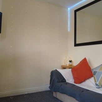 4 Bed - High Street – 4 Bed - Photo 1