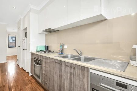 “Townhouse - Ready To Move In!” - Photo 5