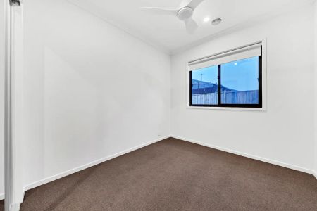 “"A contemporary new build in a prime Wyndham Vale location."” - Photo 2