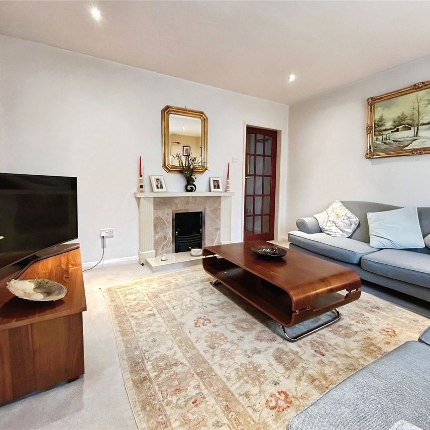 Spring Avenue, Egham, Surrey, TW20 9PJ - Photo 1