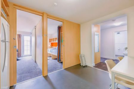 3 Bedroom Large - Photo 2