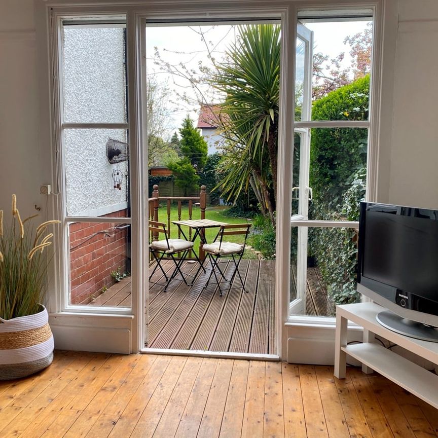 2 Bed Maisonette, Otley Road, LS16 - Photo 1