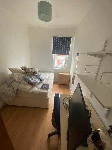 4 bedroom terraced house to rent - Photo 4