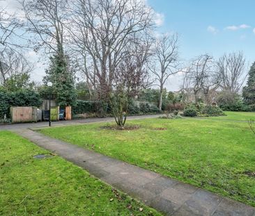 Liskeard Gardens, London, SE3 - Photo 2