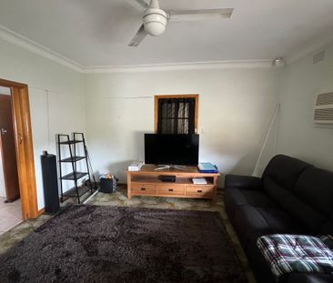 3 BEDROOM HOME!! - Photo 1