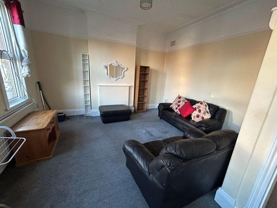 3 bedroom apartment to rent - Photo 1