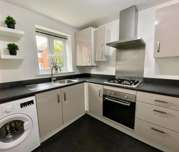 3 bedroom mews to rent - Photo 6