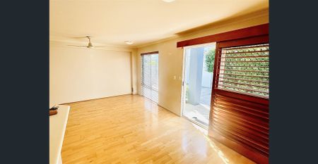 Beautiful Townhouse, Fantastic Location - Photo 2