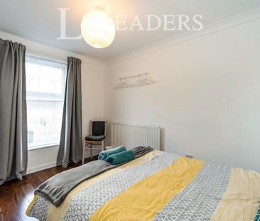 3 bedroom house to rent King Street, Southsea, PO5 - Photo 6