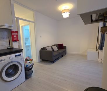 2 Bed Flat, Porden Road, SW2 - Photo 1