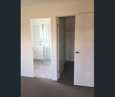 Spacious family home - Glenvale close to amenities - Photo 4