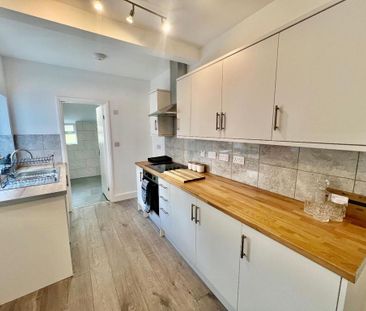 3 bedroom terraced house to rent - Photo 6