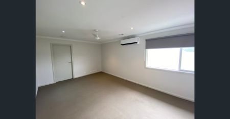 Three Bedroom Townhouse - Walk to Beach - Photo 4
