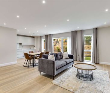 Fantastic 2 bedroom, duplex garden apartment in small new build dev... - Photo 3