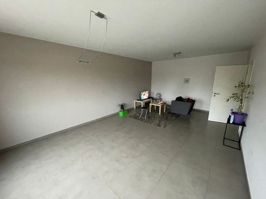 Appartement met twee slaapkamers en centrale ligging te huur - Photo 1