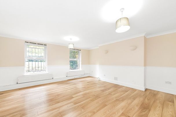 Thicket Road, London, SE20 - Photo 1