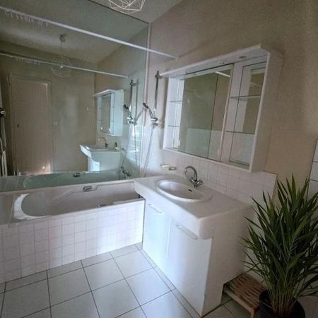 Location Appartement 2 pièces 61m² CAEN 14000 - Photo 3