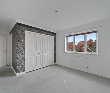 4 bedroom detached house to rent - Photo 2