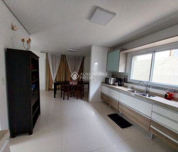 Casa com 4 quartos e 270m² para alugar em Trindade, Florianópolis. - Foto 6