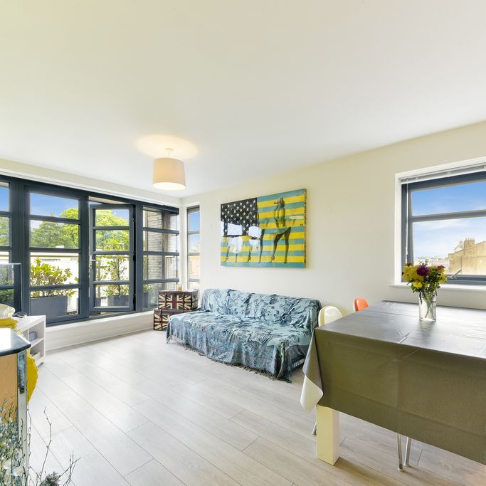 Clapham Park Road, SW4, London - Photo 1