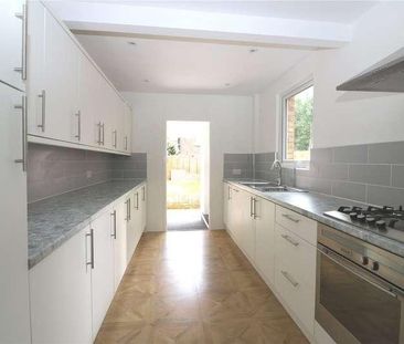 Napier Avenue, Southend-on-sea, Essex, SS1 - Photo 4