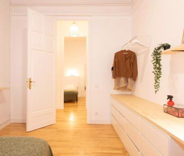Room in a shared 8-bedroom apartment for rent in Vila de Gràcia. - Photo 6