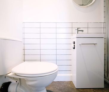 Outstanding 6 Bedroom home located on Bowerham Room 3 - Photo 5