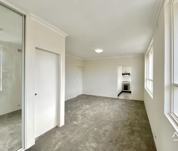 Large Studio In Ideal Location - Photo 4