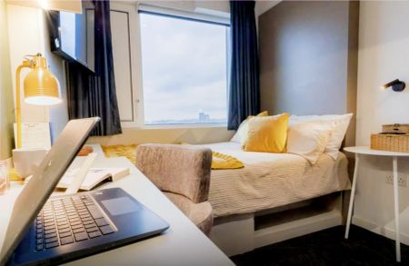 Bronze Studio - Photo 2