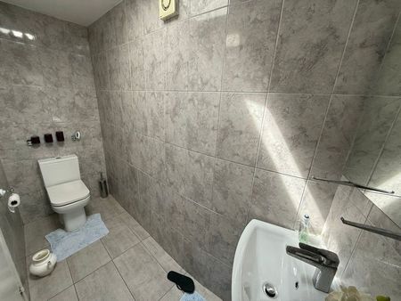 Room in a Shared House, Claylands Road, SW8 - Photo 5