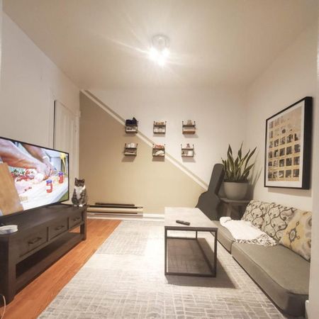 Plateau Mont-Royal 51/2 au 3e étage près du parc Lafontaine $1875, libre le 5 juillet - Photo 3