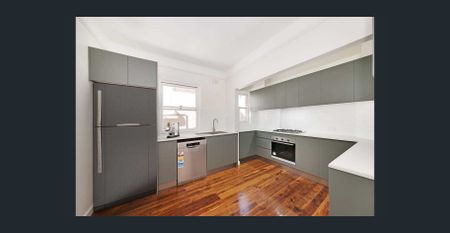 Light-Filled Coastal Living in the Heart of Tamarama - Photo 3
