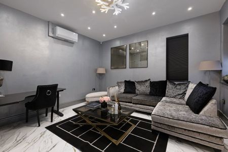 5 bedroom detached house to rent - Photo 4