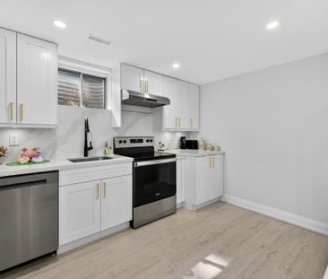 For Lease - 1 Rosegarden Crescent, Richmond Hill, Ontario - Photo 2