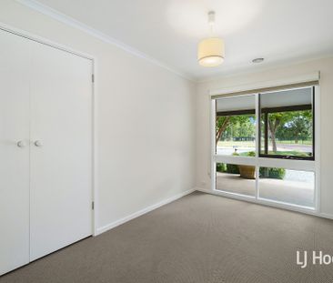 Seamless Living in a Prime Kaleen Location - Photo 2