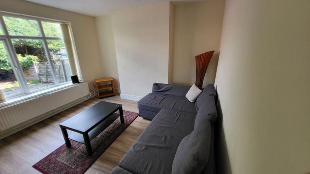 4 bedroom terraced house to rent - Photo 1