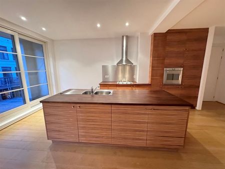 Quartier Châtelain! Bel appartement non meublé- 2 chambres avec terrasse - Photo 5