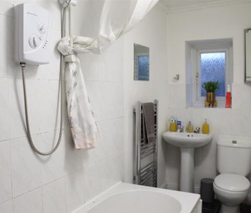 2 bedroom terraced house to rent - Photo 3