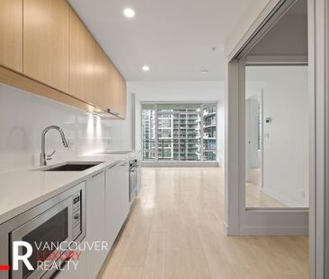 Condo in Surrey, BC - Photo 2