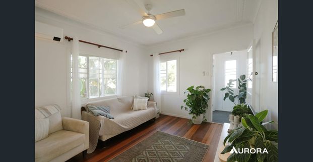 QUAINT WORKERS COTTAGE THAT WILL TICK ALL THE BOXES! - Photo 1